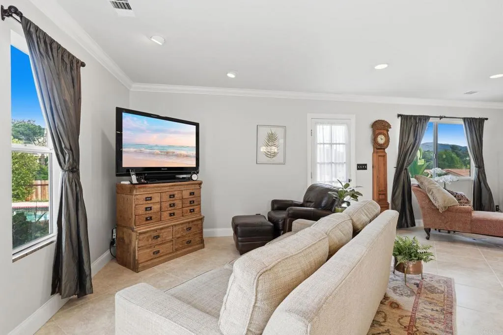 https://cdn.realtyfeed.com/cdn/127/306723718/dfd5dd766c0d08e2e829abf16e07c103.webp