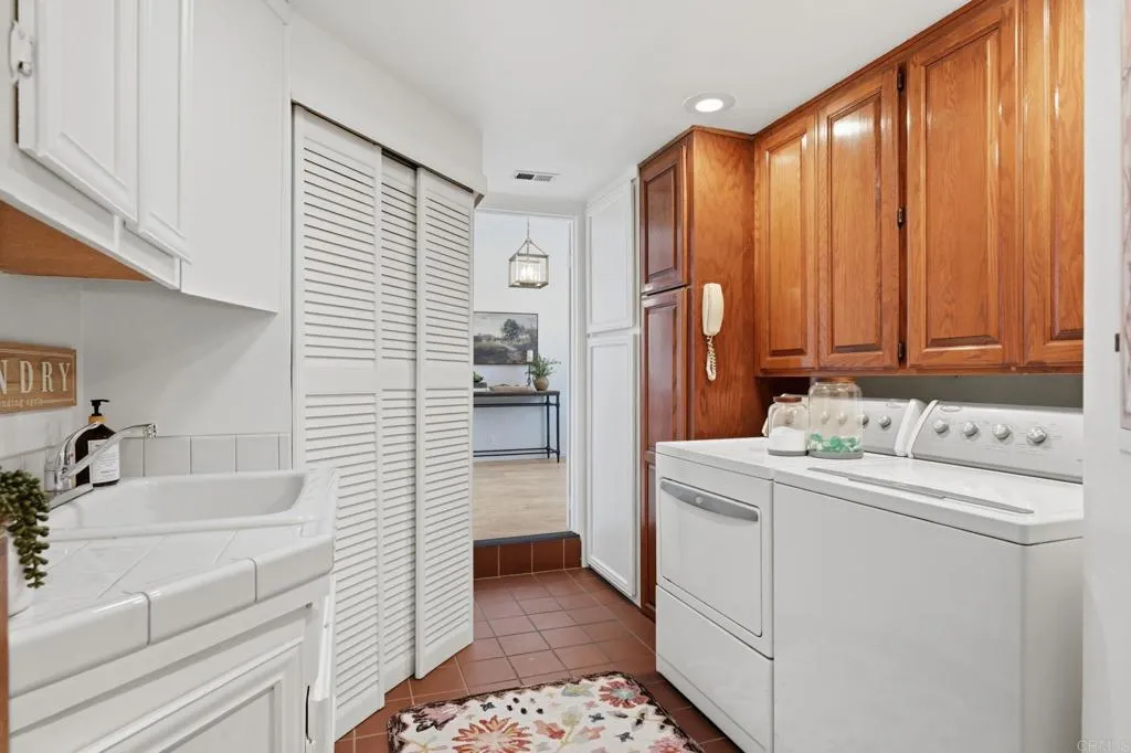 https://cdn.realtyfeed.com/cdn/127/306723718/e9454f527157e5416f86afa3547a617e.webp