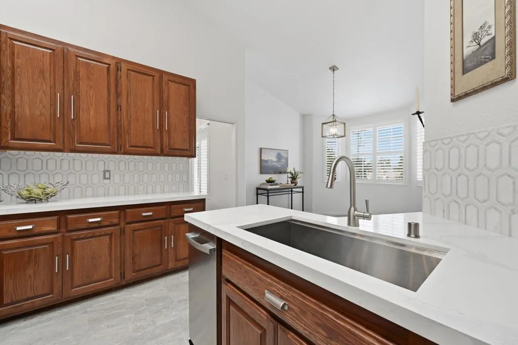 https://cdn.realtyfeed.com/cdn/127/306723718/eeda9cc58ff5da45f46e33b9955551ed.webp