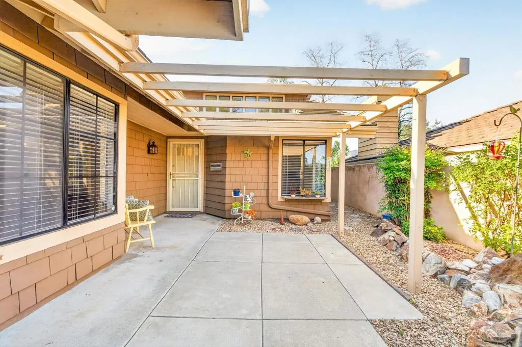 https://cdn.realtyfeed.com/cdn/127/306723868/9df2d117c14d023d92f506cbbadefae5.webp