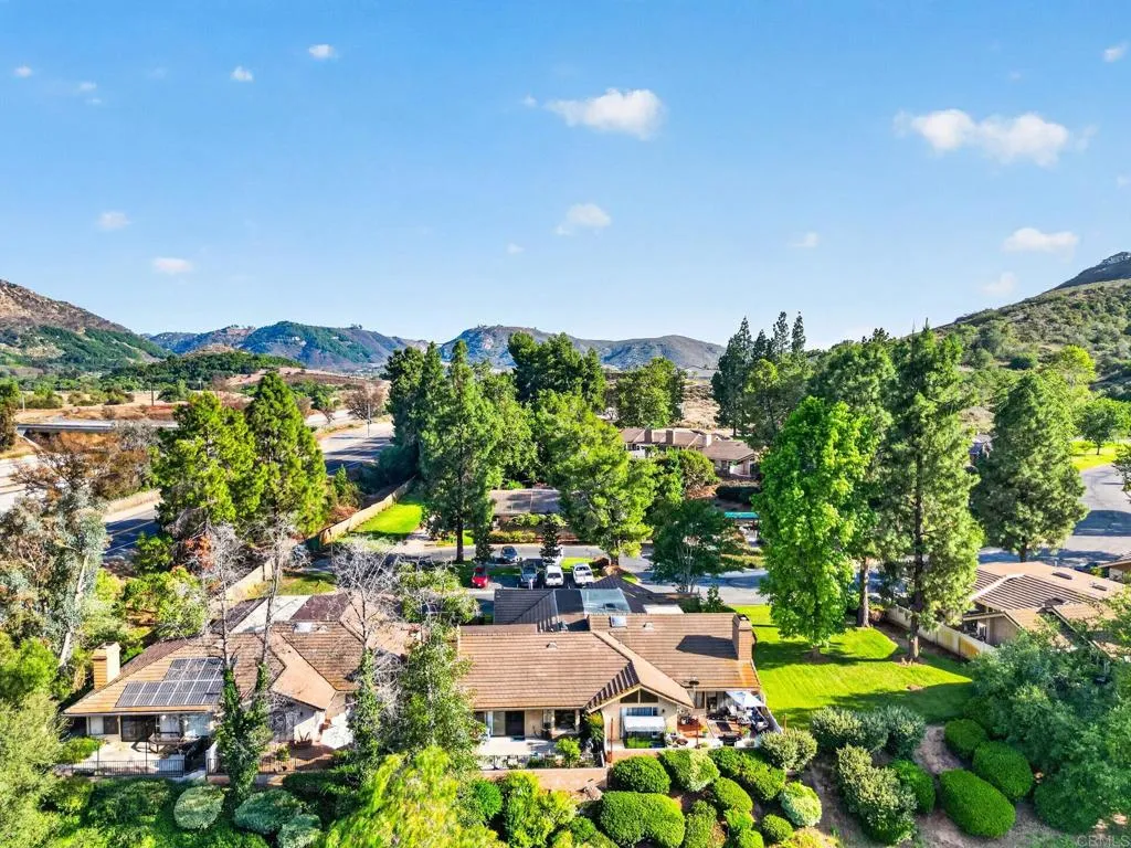 https://cdn.realtyfeed.com/cdn/127/306723868/b3dd751adbcddb3a4e753634e87309af.webp