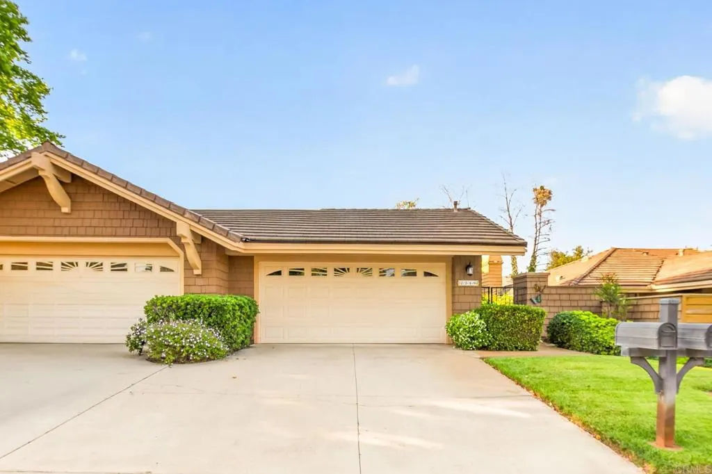 https://cdn.realtyfeed.com/cdn/127/306723868/d7fa3639cf4a54e93eb5aab033a7c04b.webp