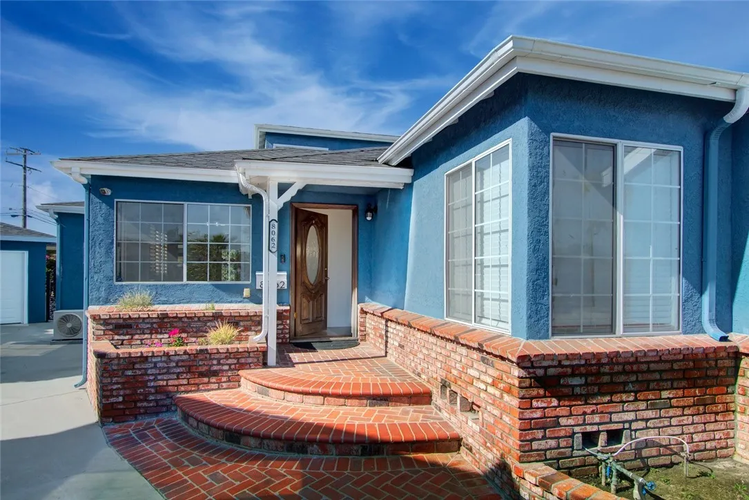 Downey, CA 90240