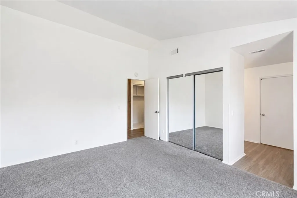 https://cdn.realtyfeed.com/cdn/127/306724178/73b08a505fc3ceb034af8cd68797853a.webp