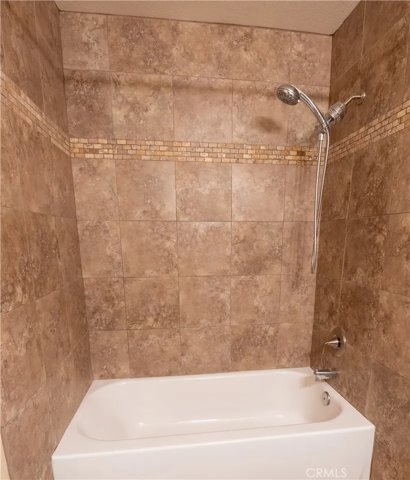 Photo #11: IG26109456 Listing: Photo #11