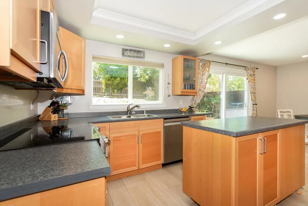 https://cdn.realtyfeed.com/cdn/127/306724203/65a61867c75102da58fd09b10b83d3a2.webp