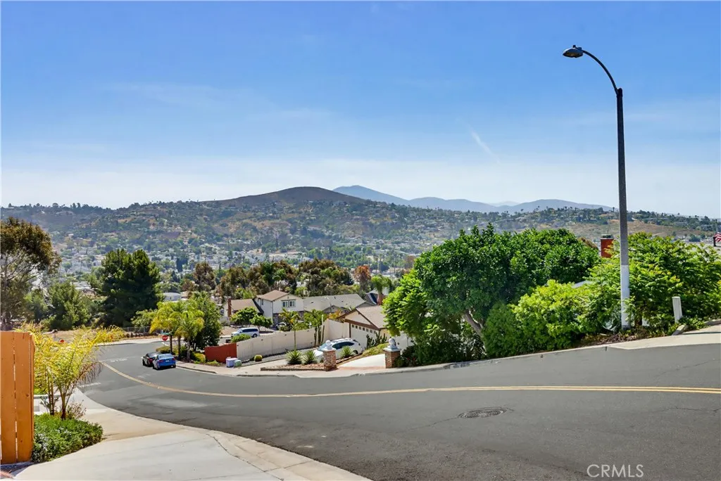 https://cdn.realtyfeed.com/cdn/127/306724219/0b79ace7da2013176a76e5f56380a527.webp