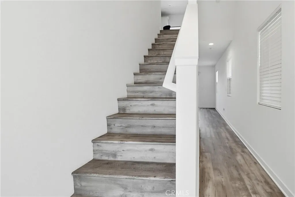 https://cdn.realtyfeed.com/cdn/127/306724219/39de701effdf989c70bfa667df068bb2.webp