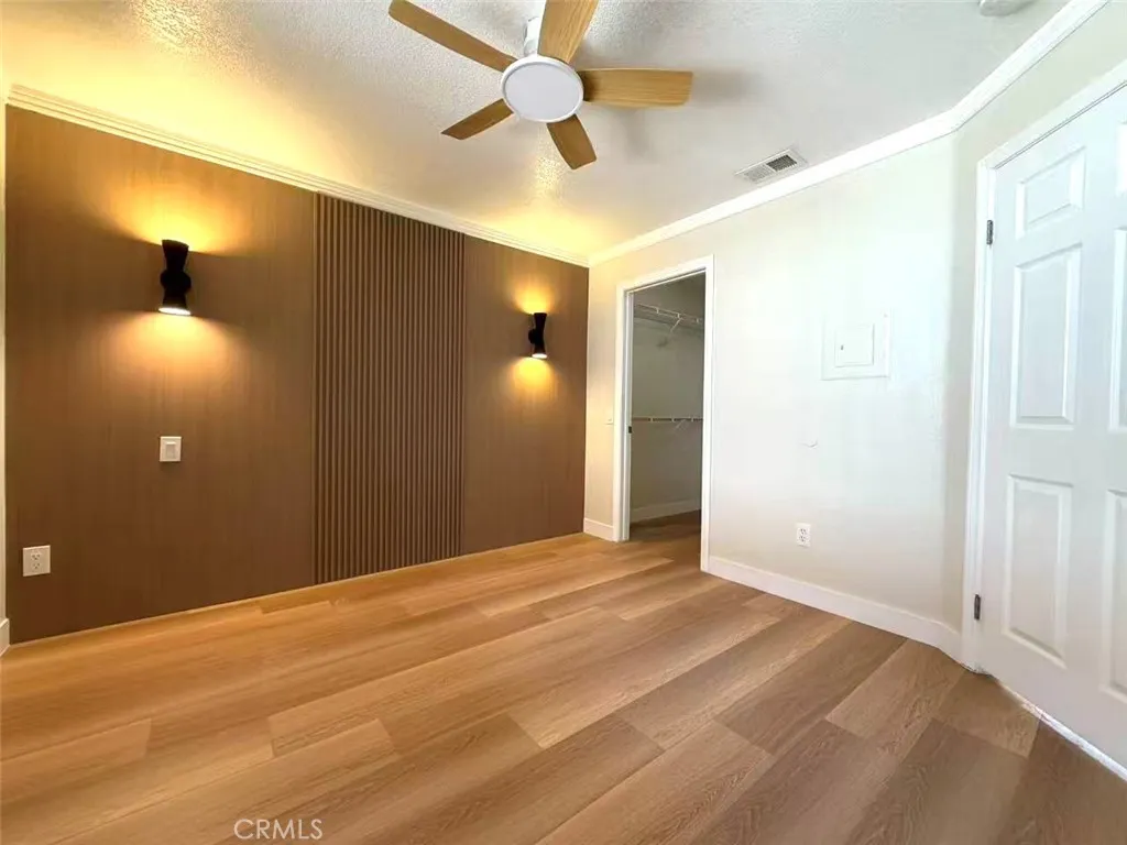 Photo #7: TR26110394 Listing: Photo #7