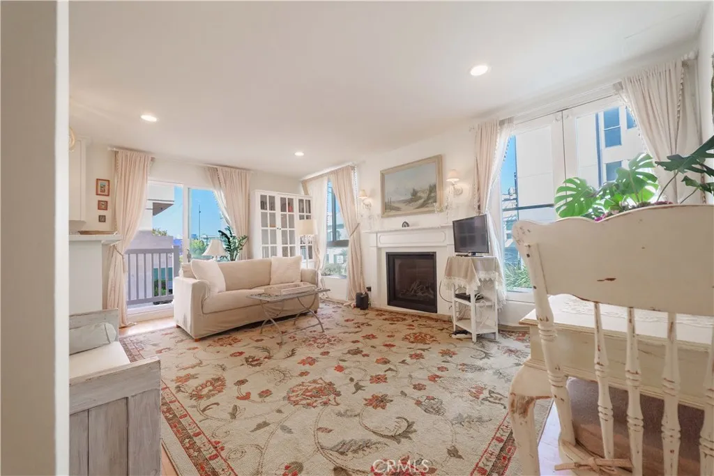 1 Jib Street Unit 103, Marina del Rey, CA 90292 - Photo 3 of 31, Marina Del Rey, CA