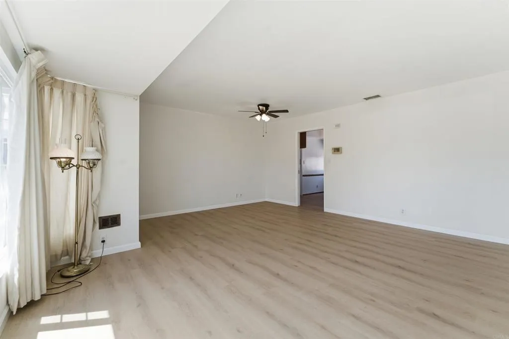 https://cdn.realtyfeed.com/cdn/127/306724236/3b108fc32c706e2aa1832c5dffa58cc0.webp