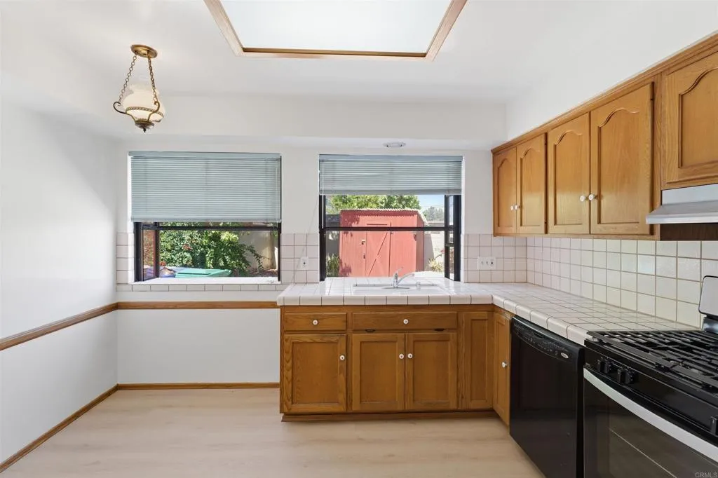 https://cdn.realtyfeed.com/cdn/127/306724236/84120e37142c36cb6752b0c293b1a8cd.webp