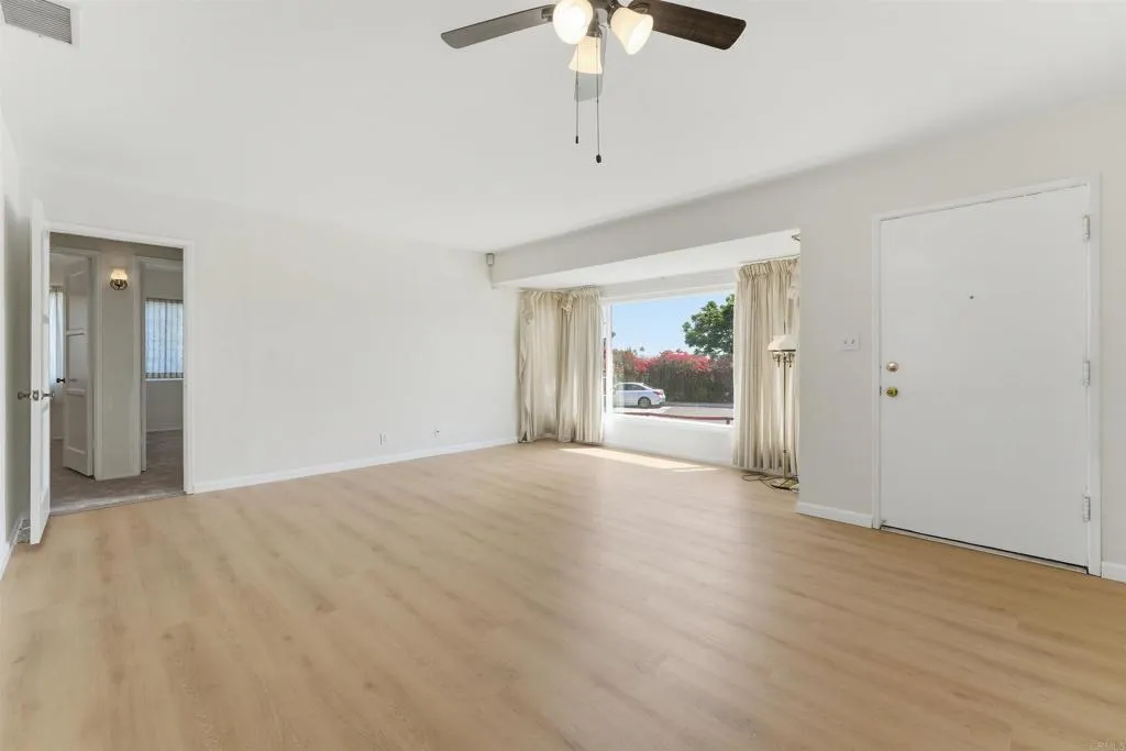 https://cdn.realtyfeed.com/cdn/127/306724236/ff4c178c538059236ece107fc980ae66.webp