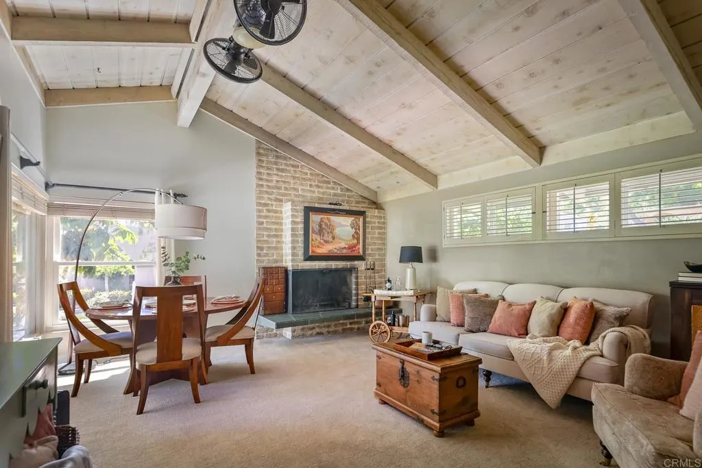 https://cdn.realtyfeed.com/cdn/127/306724265/23e189f2b6d4a2ff219f12eec6661caa.webp