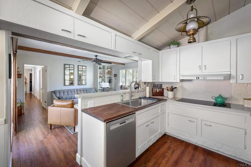https://cdn.realtyfeed.com/cdn/127/306724265/91bbadac8544553b811a9c0518345c31.webp