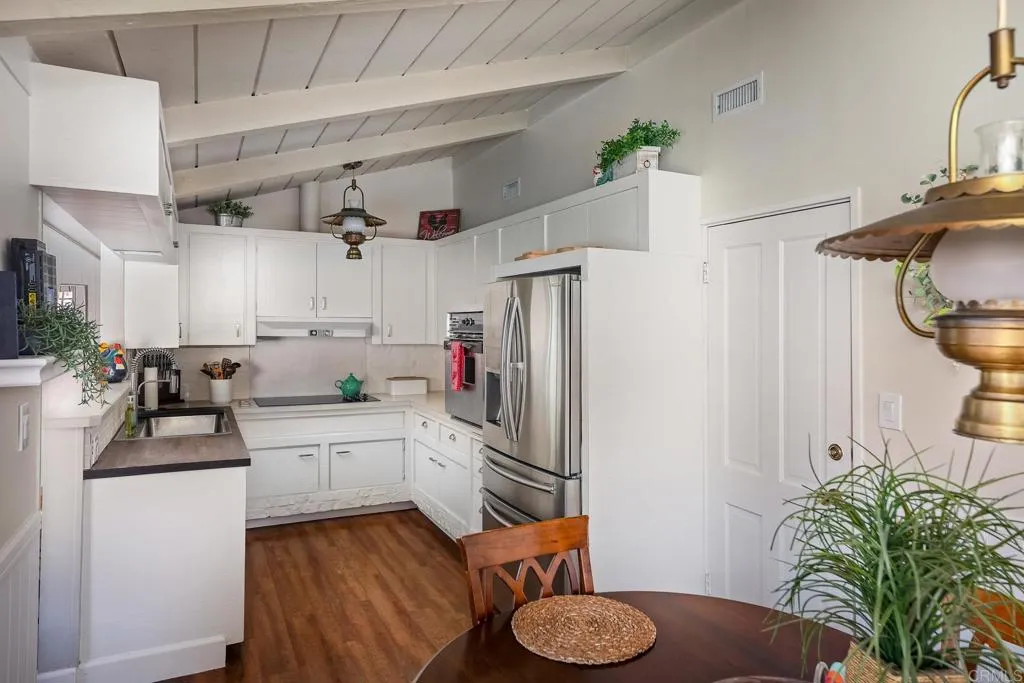 https://cdn.realtyfeed.com/cdn/127/306724265/a820a0995ea4c0038daec808de4e66ea.webp