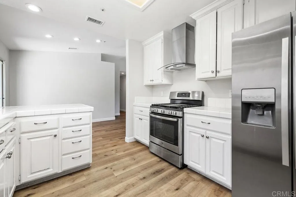 https://cdn.realtyfeed.com/cdn/127/306724271/1f6382ad46af480ff497e69334ca29a8.webp