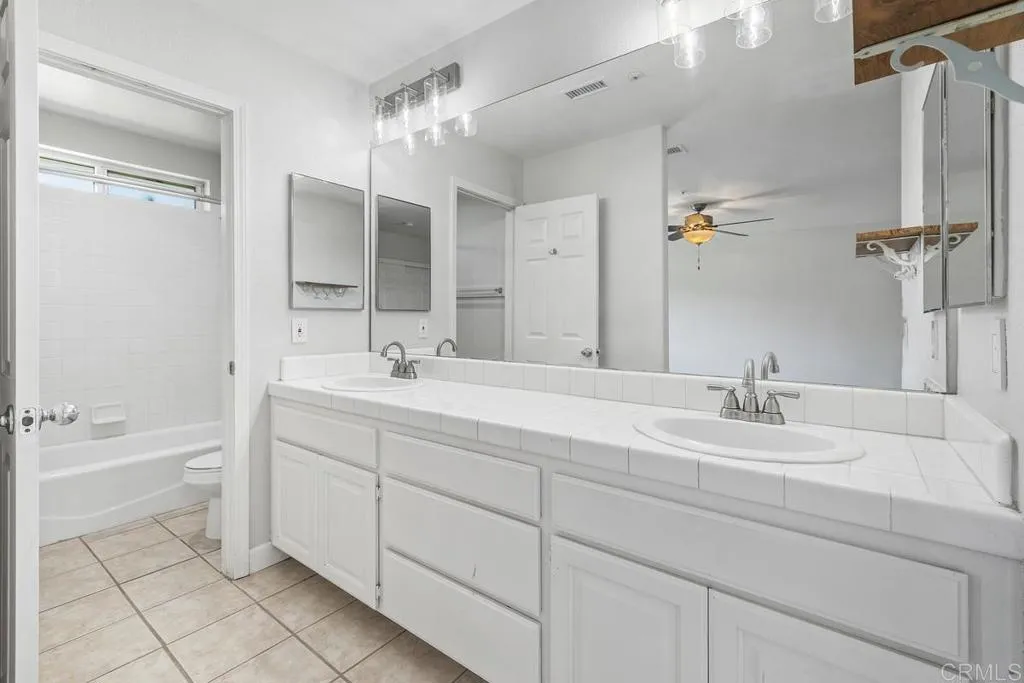 https://cdn.realtyfeed.com/cdn/127/306724271/e6eaa5000f5758166cd0d995bedec8dd.webp