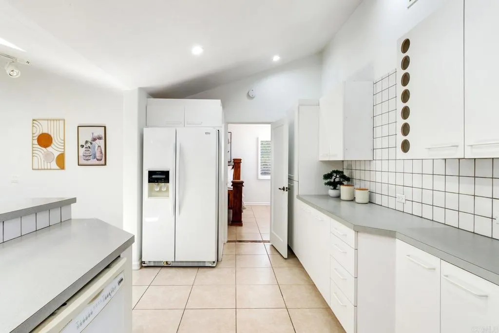 https://cdn.realtyfeed.com/cdn/127/306724327/98d12578e99931d2eb63e56397ebc502.webp