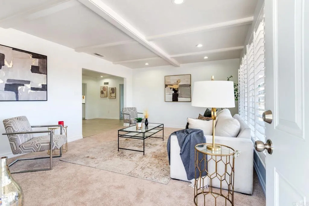 https://cdn.realtyfeed.com/cdn/127/306724327/b5da2bc57a79129f034821392f31cc08.webp