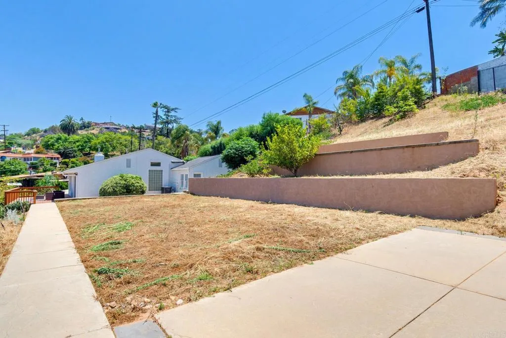https://cdn.realtyfeed.com/cdn/127/306724327/e32a4cea0d4a03f9b280b724c3cabdf7.webp