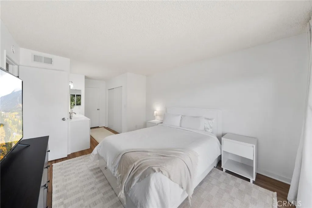 Photo #12: SW26110676 Listing: Photo #12