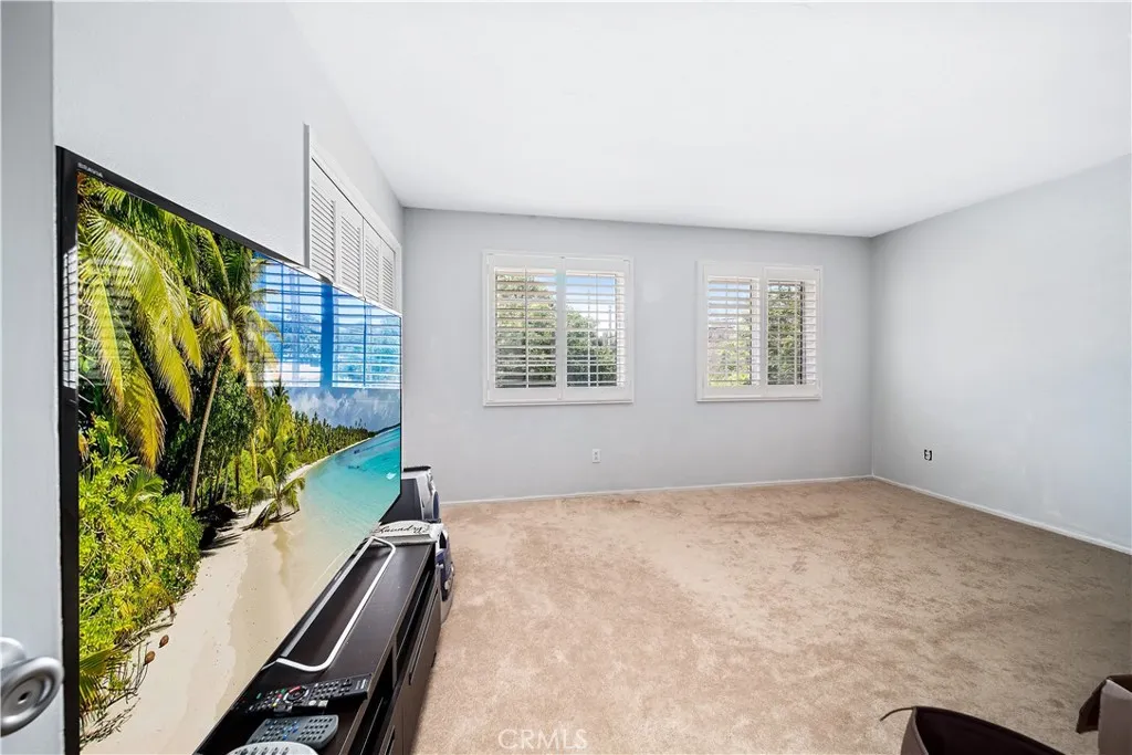 https://cdn.realtyfeed.com/cdn/127/306724379/b9dc3253fbd73673ff1cd9e8c179b356.webp