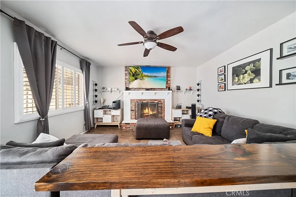 https://cdn.realtyfeed.com/cdn/127/306724379/c3bbdee2b8f6da10ca0353d6a9e75c31.webp