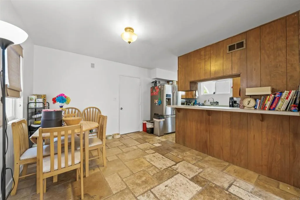 https://cdn.realtyfeed.com/cdn/127/306724399/273e65bef012964cf5d6d26f0c00dacc.webp