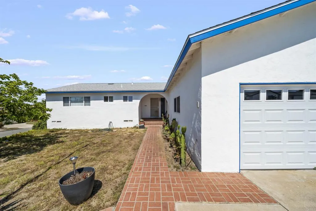 https://cdn.realtyfeed.com/cdn/127/306724399/8a395ad16144c89e0f86605d8c4d92ef.webp