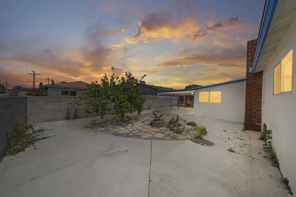 https://cdn.realtyfeed.com/cdn/127/306724399/8be8c3cf293e70d0299af7202146e42c.webp