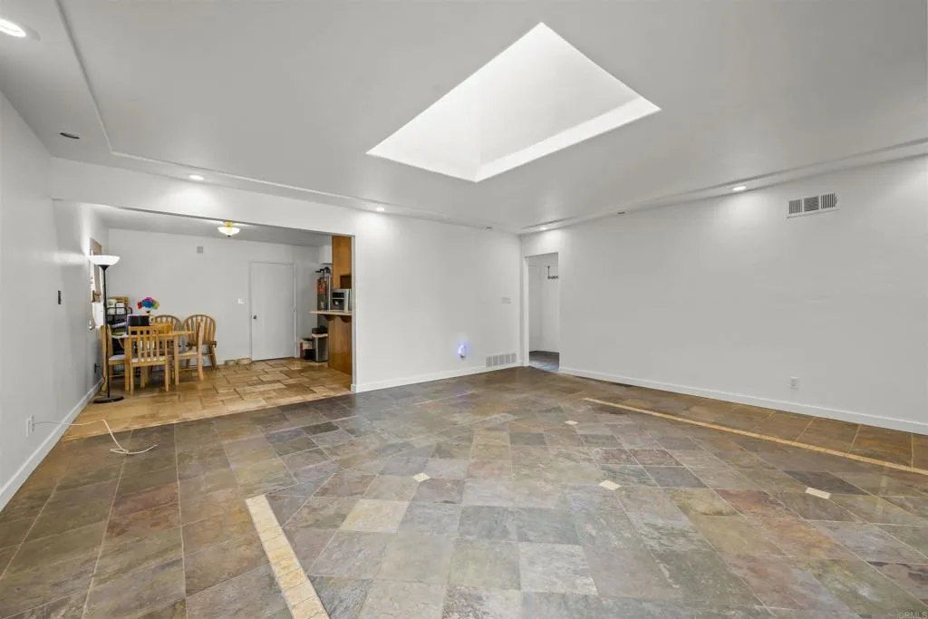 https://cdn.realtyfeed.com/cdn/127/306724399/c91925cd81dc5e2ee057f2578d5aae1c.webp