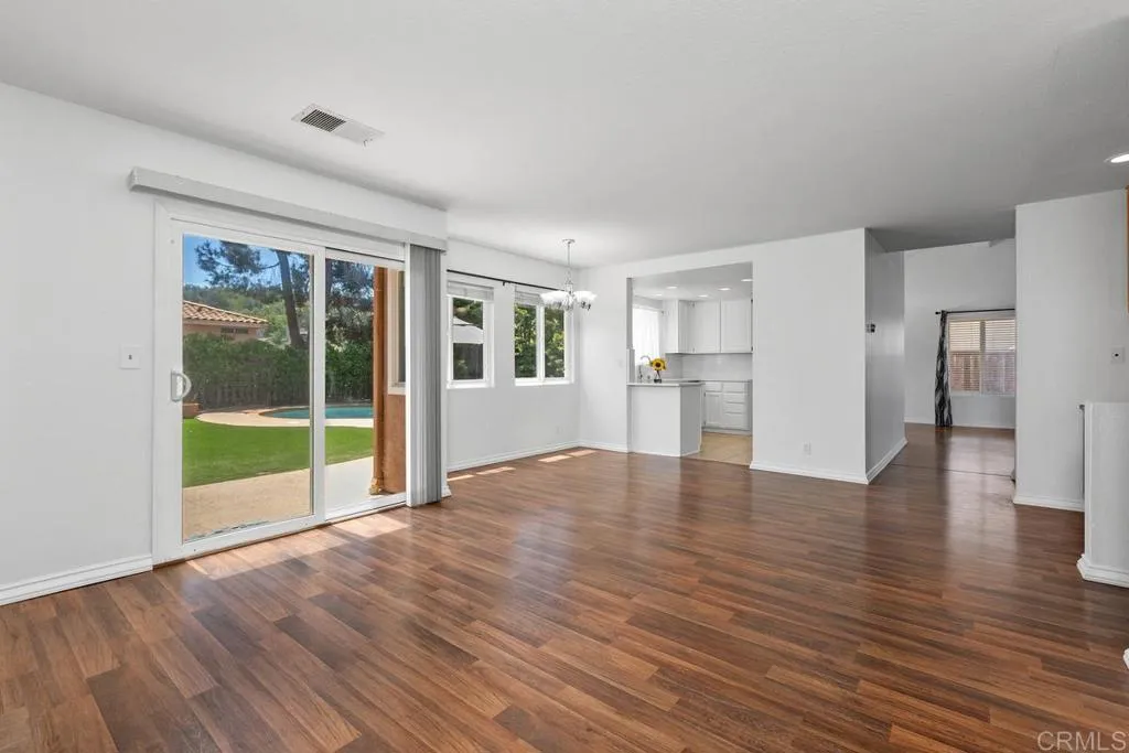 https://cdn.realtyfeed.com/cdn/127/306724414/3b83cd52ccffa0e139eb37ca2875846e.webp