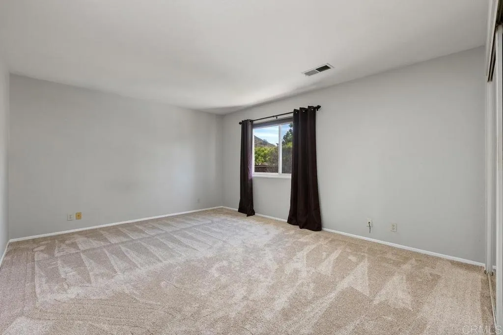 https://cdn.realtyfeed.com/cdn/127/306724414/cf54c321e403617622ade29e0972dbd3.webp