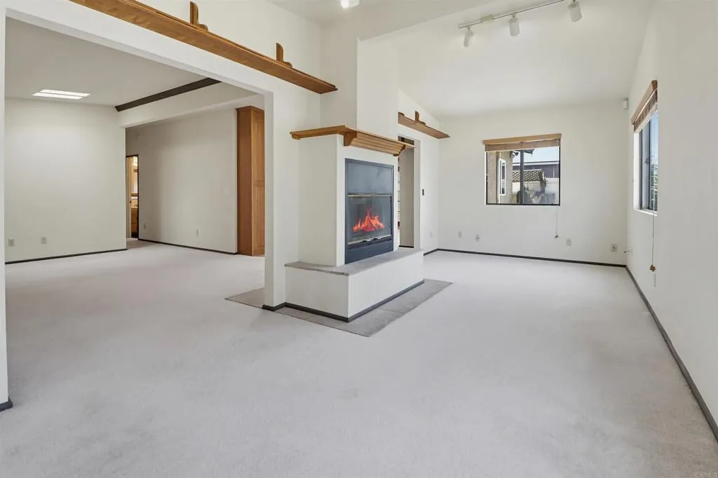 https://cdn.realtyfeed.com/cdn/127/306724443/2a97642bee40b9436422ce6c826ee07a.webp