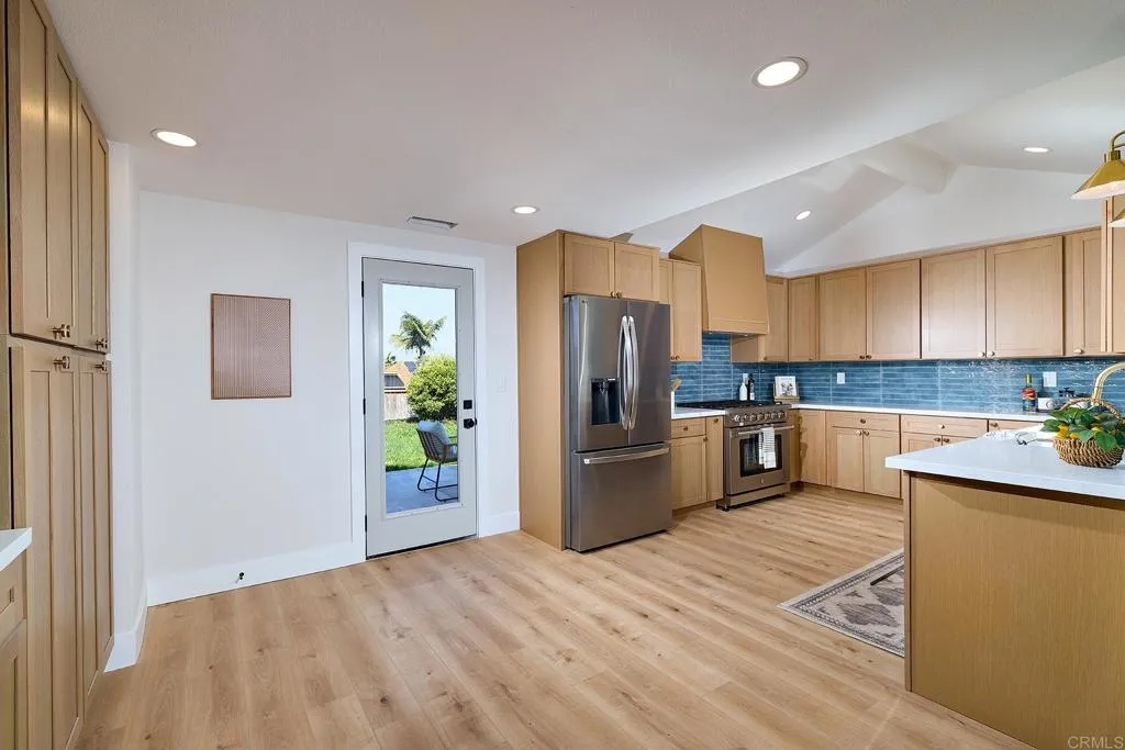 https://cdn.realtyfeed.com/cdn/127/306724451/bebe6ba97a86936777cbc9bafe0d8089.webp