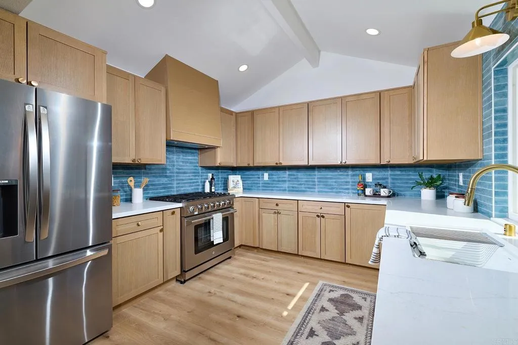 https://cdn.realtyfeed.com/cdn/127/306724451/e2324452ac1792b681db0e5527b3c5fb.webp