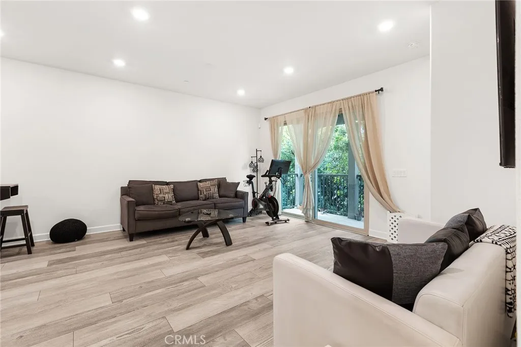 https://cdn.realtyfeed.com/cdn/127/306724483/7980510b3eca96d8f9fbd7d38c8b0b5f.webp