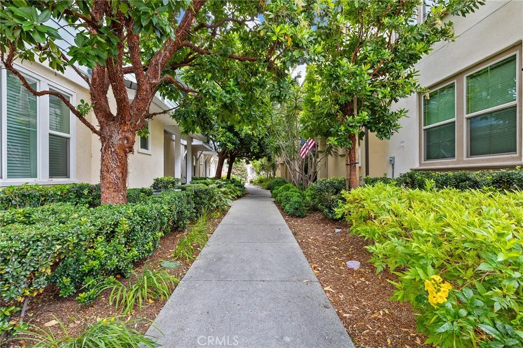 https://cdn.realtyfeed.com/cdn/127/306724483/9a5b6259aef17084cd532642043b2c33.webp