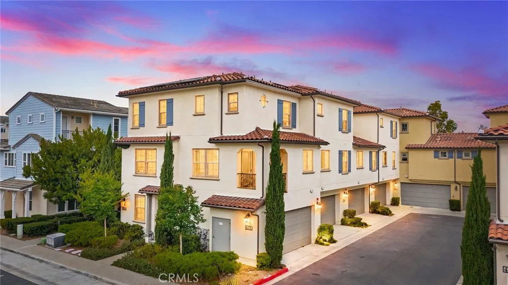 https://cdn.realtyfeed.com/cdn/127/306724483/df736e87615a801524e21fe2e1a64004.webp