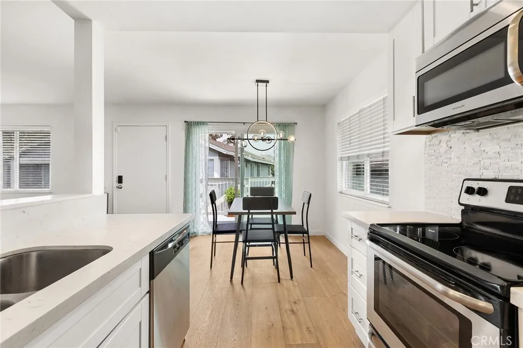 Photo #4: SW26101849 Listing: Photo #4
