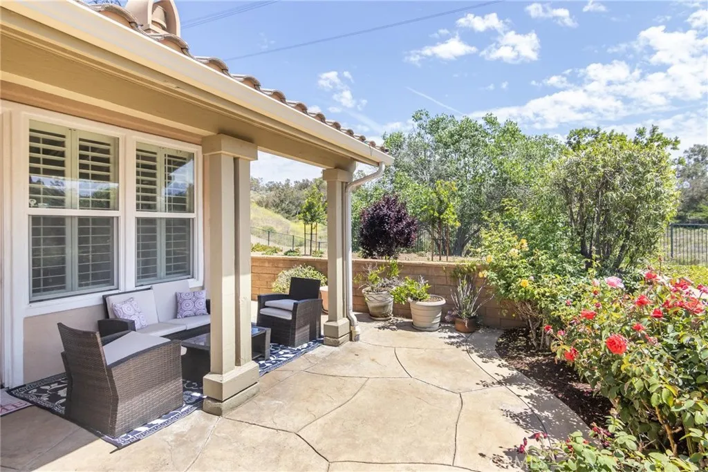 23723 Maple Leaf Court, Valencia, CA 91354 - Photo 4 of 59, Valencia, CA