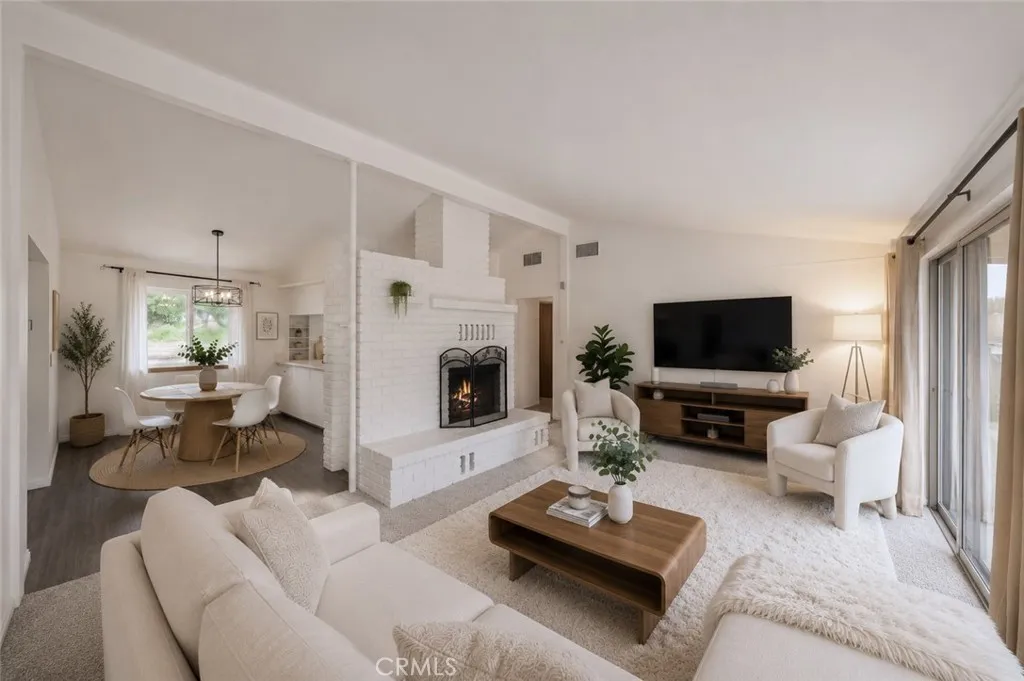 https://cdn.realtyfeed.com/cdn/127/306724546/2bb98a30bdc83d4b18184b576509ef21.webp
