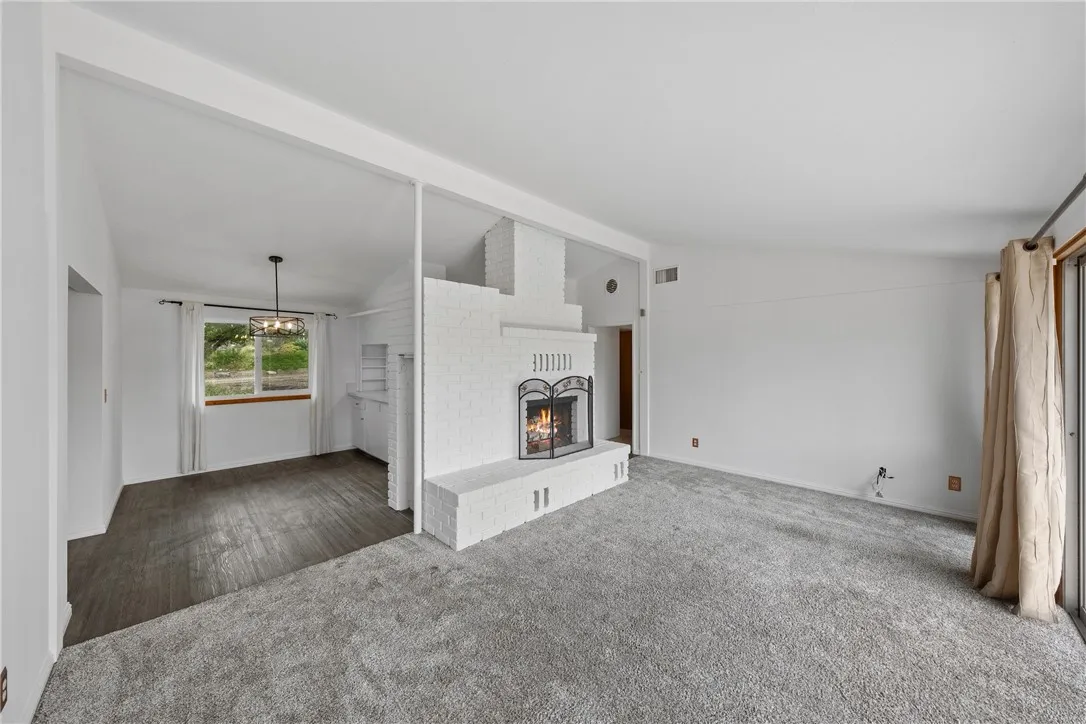 https://cdn.realtyfeed.com/cdn/127/306724546/3cbad4926ee78753010aee6c4732eb4a.webp