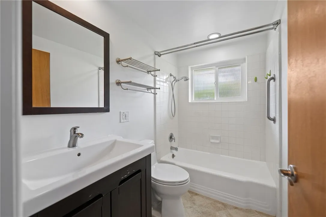 https://cdn.realtyfeed.com/cdn/127/306724546/80ba2dcbc5dc9f4589f69df1d7cf7c0d.webp