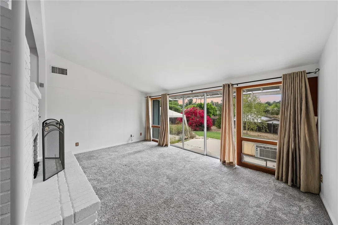 https://cdn.realtyfeed.com/cdn/127/306724546/b6717c597bbab22745ab0b09669744f5.webp