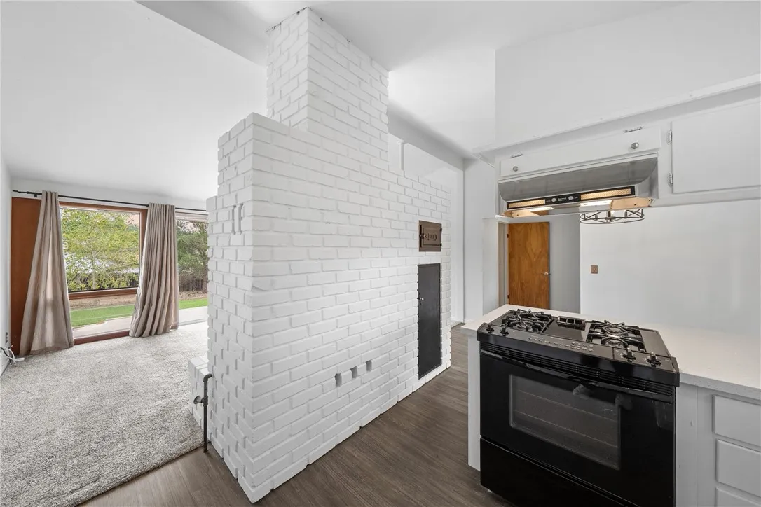 https://cdn.realtyfeed.com/cdn/127/306724546/e05c63a64a3d8fb6ac93373381f714fe.webp
