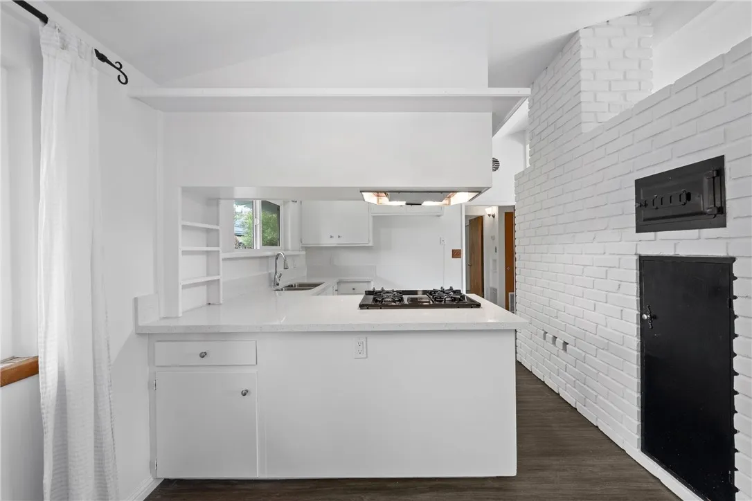 https://cdn.realtyfeed.com/cdn/127/306724546/e8d9f3f36f2f518b8eb690438ca02e30.webp