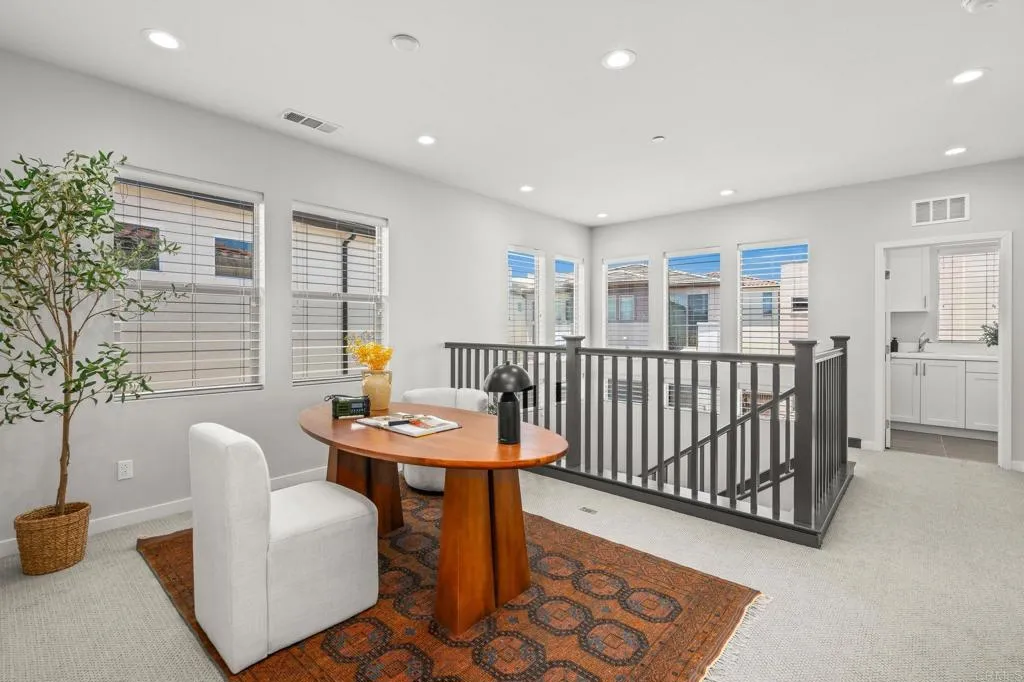https://cdn.realtyfeed.com/cdn/127/306724621/aff85dd8c2b1fa1e3f3822c72539737a.webp