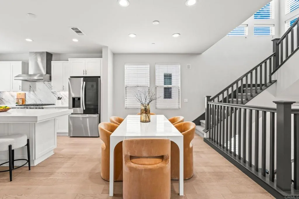 https://cdn.realtyfeed.com/cdn/127/306724621/c542aa401ce04bf301d358c73b5bebc6.webp
